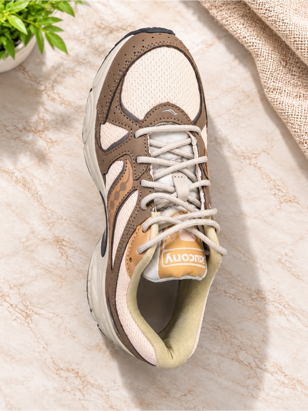 Saucony ProGrid Omni 8 Single Right Shoe Brown Cream Orange Sneaker Replacement.